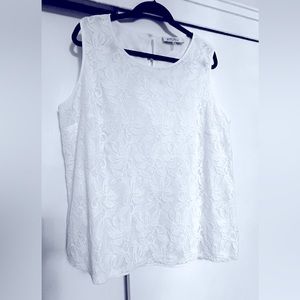 Women white lace blouse, silky lining, button closure. New with tags. Size 2X